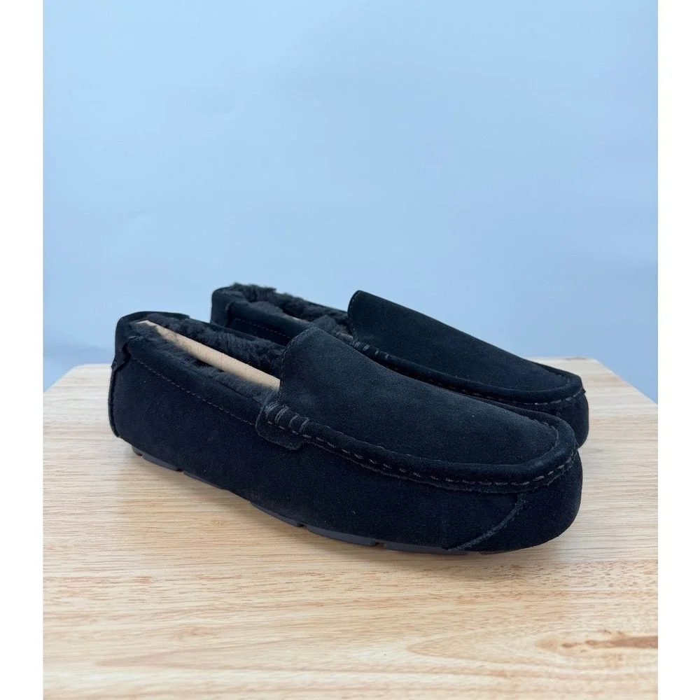 NEW Koolaburra UGG Tipton Mens Black Suede Moccasin Slippers Faux Fur Cozy US 9